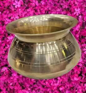 Olla de agua LOTA con propiedades ayurvédicas adecuada para la purificación del agua y rituales de salud - Product Image 4