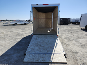 Remorque de transport fermée 6x12 2026 Cross, en PolyCore .080, hauteur intérieure 78 pouces, remorque utilitaire à essieu simple, porte rampe en V pour le transport de marchandises - Product Image 4