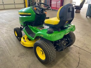 รถตัดหญ้าแบบนั่งขับ Johhn Deere X304 สีเขียวเหลือง ขับเคลื่อน 4 ล้อ เครื่องยนต์เบนซิน ใช้งานง่าย - Product Image 4