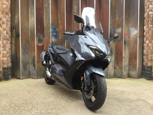 Yamaha T-MAX 560 de 2023 Sellada de Fábrica y Lista para Enviar - Product Image 5