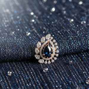 Anillo Fino de Plata 925 con Diamante Moissanita Moderno y Piedra Púrpura, Superventas - Product Image 1