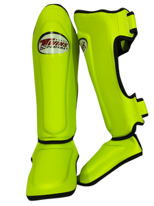 Protections de tibia en cuir personnalisables et légères - TWINS Muay Thai Kicking Arts & MMA Protection - Product Image 2