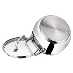 El plato árabe para guisos está diseñado para distribuir el calor uniformemente, lo que garantiza que cada bocado de comida esté cocinado a la perfección sin ser frío. - Product Image 3