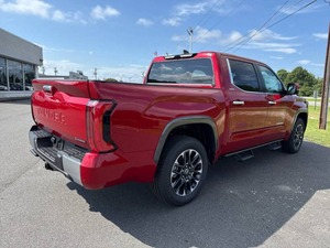 Toyota Tundra Limited HV 4x4 2025 Estándar, Camioneta de Cabina Doble 4 Puertas, Versión SB - Product Image 3