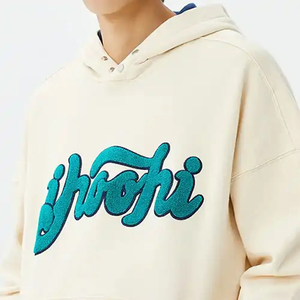 Sweat à capuche surdimensionné en polaire GSM 400 pour hommes de qualité supérieure avec logo brodé en chenille à vendre en vrac par Laz Industry - Product Image 3