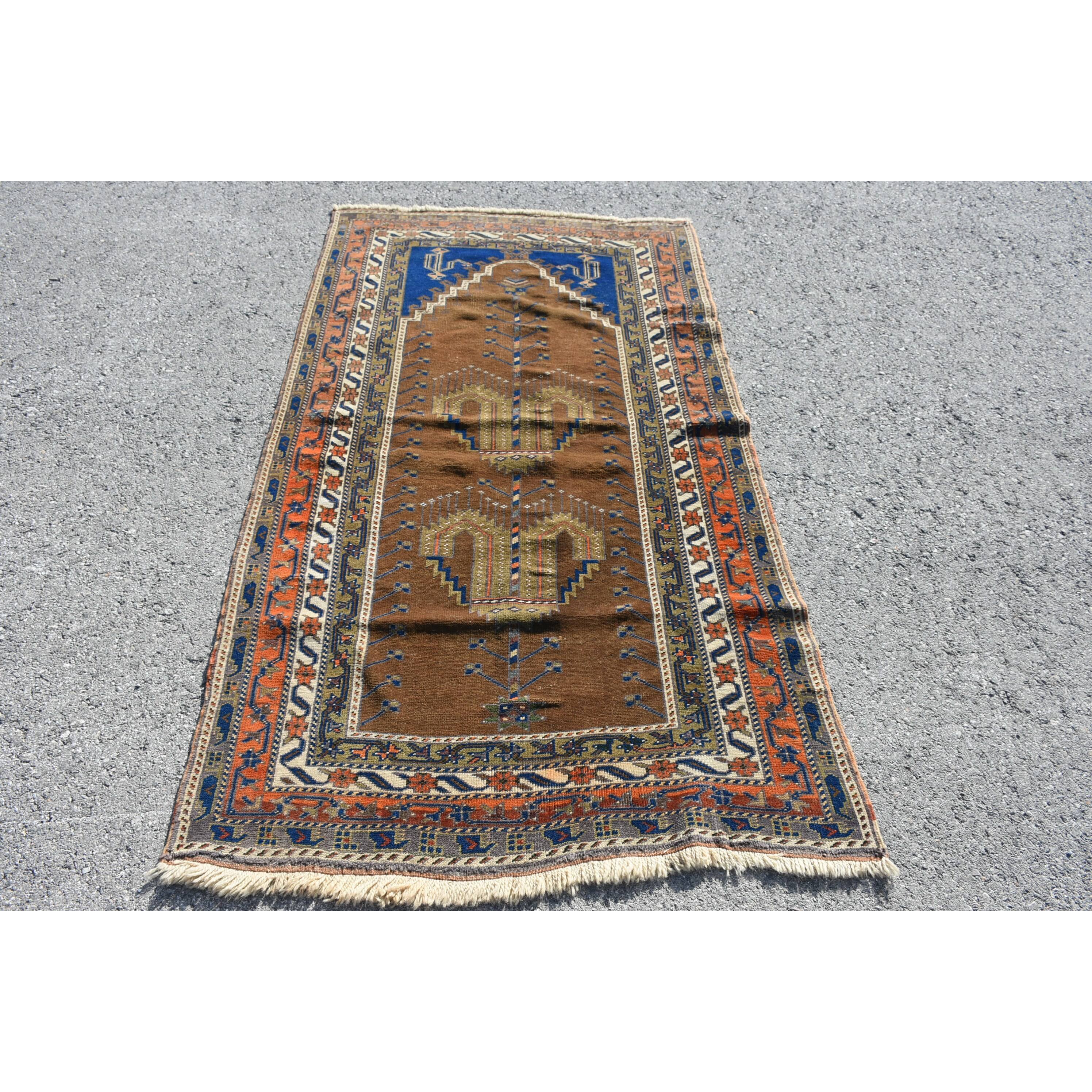 สีน้ำตาล