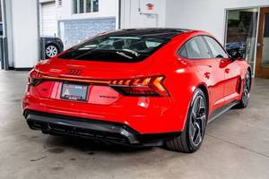 (W&T) PROMOCIÓN Venta de Auto Usado 2024 Audi RS E-tron GT Sedán 4 Puertas con Tracción en las Cuatro Ruedas (Eléctrico 2A) - Product Image 3