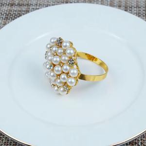 Décoration de restaurant de style Dubaï Anneaux de serviette en perles de cristal et strass Luxe pour dîner de mariage - Product Image 4