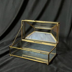 Boîte à mouchoirs de luxe au design nordique personnalisé verre transparent avec cadre en métal doré porte-serviettes personnalisable décoration de maison de luxe - Product Image 6