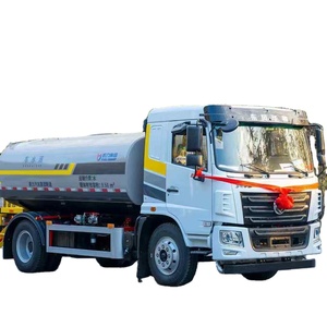 MEJOR OFERTA: Camión Cisterna de 12 Litros de Acero Inoxidable con Transmisión Manual, 4x2, Usado - Product Image 1
