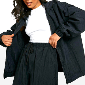 Ensemble de survêtement personnalisé pour femme en nylon, coupe-vent, léger, deux pièces, vêtements de sport, entraînement, gym, fournisseur OEM en gros - Product Image 4