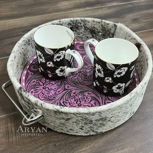 Nouveautés : Plateau de rangement rond en cuir de vachette véritable, fait main, style occidental de luxe, avec poignées métalliques, pour la décoration intérieure - Product Image 1