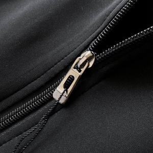 Ropa deportiva de moda para hombre con logotipo personalizado Ropa deportiva con cremallera de alta calidad Sudadera con capucha a rayas regulares hecha en Pakistán - Product Image 5