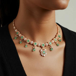 Elegante Juego de Collar y Aretes Chapados en Oro para Mujer, Joyería Tradicional para Novias y Fiestas, Gajaah, Plata de Ley 925 - Product Image 1