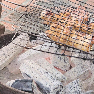 Briquettes de charbon de bois dur de qualité AAA Charbon de bois de sciure de bois de haute qualité de grande usine du Vietnam - Product Image 1