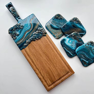 Tabla de cortar de madera y resina hecha a mano ecológica para hogares elegantes diseñados para durar años de uso diario - Product Image 1