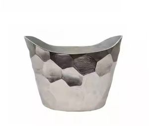 Seau à glace en métal fait main de qualité supérieure avec poignée en cuir de luxe Refroidisseur de table attrayant pour fête et mariage - Product Image 4
