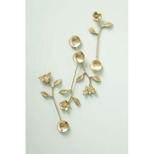 Ensemble de cuillères et fourchettes en acier inoxydable plaqué or, poignée en forme d'abeille en relief, cuillère de service à salade - Product Image 1