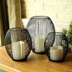 Lanterne en fer forgé faite à la main avec volutes élégantes et panneaux de verre pour l'éclairage intérieur et extérieur ambiant - Product Image 2