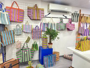 ถุงผ้าไนลอนรีไซเคิลเป็นมิตรกับสิ่งแวดล้อมแบบกำหนดเองถุงช้อปปิ้ง PP พลาสติกโพลีโพรพิลีนที่ยั่งยืนทำจากอินเดียจำนวนมาก - Product Image 4