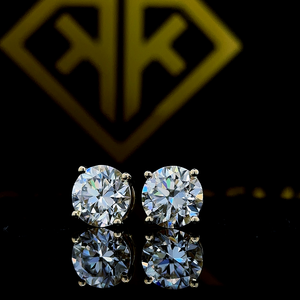 Boucles d'oreilles clous en moissanite VVS de 8,15 carats, plaquées argent, certifiées IGI, avec fermoir à vis sécurisé, cadeau d'anniversaire pour elle - Product Image 1