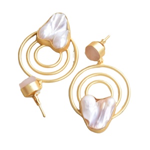 Boucles d'oreilles pendantes en laiton baroque avec perles, plaqué or haute brillance, motif géométrique, quartz rose, pierre naturelle, design unique, vente en gros - Product Image 3