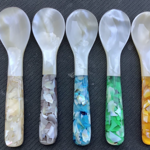 Cuchara de Nácar Personalizada, Hermosa Concha Brillante |   Cuchara Fina para Caviar y Postres - Product Image 2