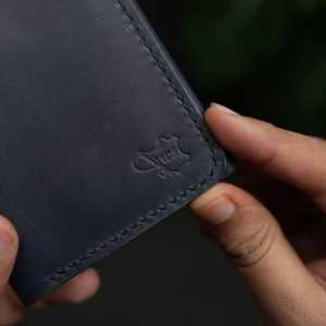 Non. 69 Portefeuille vertical à deux volets en cuir véritable, fait à la main, couleur bleu et marron - Product Image 2