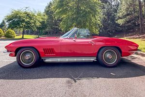 Chevrolet Corvette Convertible de 1967, Usado en Buen Estado, Transmisión Manual de 4 Velocidades, Motor V8 Tri-Power de 427 Pulgadas Cúbicas, Restaurado - Product Image 3
