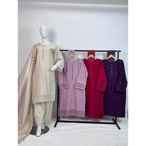 Premium Masoori Khaddar bordado Salwar Kameez | Diseño moderno de secado rápido de 3 piezas para el invierno 2025 (indio/pakistaní) - Product Image 6