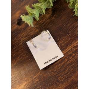 Boucles d'oreilles clous en argent sterling en forme d'étoile, fabriquées par des artisans Navajo, avec diamants et perles, tendance et mignonnes, pour fiançailles, mariage et fêtes - Product Image 3