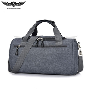 Grand sac de sport et de voyage, léger, imperméable, bandoulière réglable, idéal pour le fitness et les activités de plein air - Product Image 1