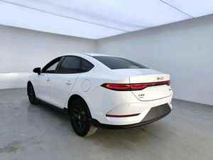 Excelente Estado, Edición 2025, Gran Venta, Auto Híbrido Sedán de 55KM con Conducción Inteligente, Usado, Asientos de Cuero, Panorámico, Automático - Product Image 6