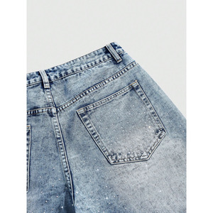 Meilleure vente Short en jean délavé à la lumière pour hommes avec strass bleus OEM Design ourlet brut Hip Hop Jorts d'été vintage lavés à l'acide - Product Image 4