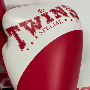 ถุงมือมวยไทยหนังแท้สีแดงขาว ดีไซน์ใหม่ สำหรับมืออาชีพ รับสกรีนโลโก้ สำหรับคิกบ็อกซิ่ง MMA ซ้อมมวย สำหรับผู้ใหญ่ - Product Image 4