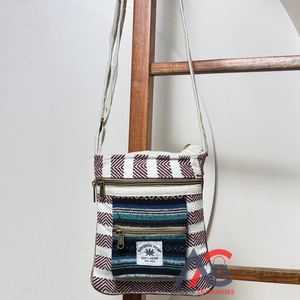 Bolsos cruzados de cáñamo natural hechos a mano al por mayor bolso bandolera ecológico con bolsillos dobles con cremallera frontal bolsos de hombro de viaje bohemios - Product Image 1