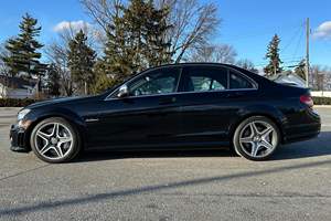 Mercedes-Benz C63 AMG berline 2009 d'occasion, moteur V8 6,2 litres, pack performance P30 AMG, non modifiée - Product Image 3
