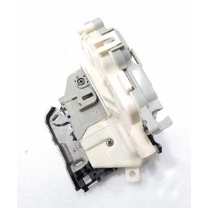 ตัวล็อคด้านหน้าขวา AUDI A3 Sportback Series (8VS, 8VM) 8X1837016 (13>) - Product Image 4