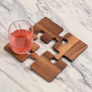 Ensemble de sous-verres carrés en bois classiques de 4 pièces en forme de puzzle tapis de service de table en noyer/tampons ensembles de vaisselle d'hôtel au prix de gros - Product Image 3