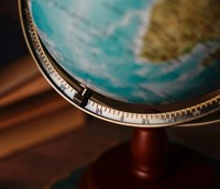Globe terrestre vintage bleu océanique avec axe rotatif, base en bois, design Art Déco fait main, pour l'apprentissage éducatif, le bureau, la maison