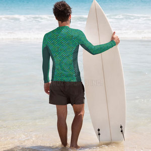 Camisa de compresión Rash Guard para gimnasio y actividades acuáticas Hombres Rash Guard con tecnología de secado rápido - Product Image 6