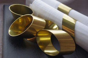 Vente chaude sur mesure de luxe ronds de serviette en laiton et fer décor de table à manger pour les mariages et les occasions spéciales - Product Image 2