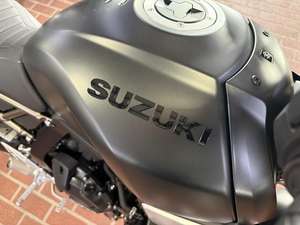 Increíbles Ofertas 2026: Motocicletas Nuevas Suzuki GSX-8T Streets - Product Image 6