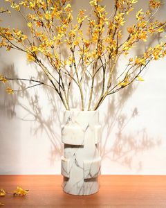 Jarrón Decorativo de Mármol con Diseño Floral para Decoración de Interiores del Hogar, que Mejora el Espacio con un Acabado de Piedra Natural, de un Fabricante de Confianza - Product Image 1