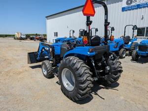 Tracteur utilitaire compact LS Tractor MT226E, 26 CV, diesel, 4 roues motrices, petit tracteur agricole avec option de chargeur frontal pour l'agriculture - Product Image 5