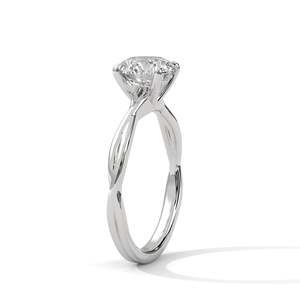 Anillo de Compromiso Solitario Clásico de Corte Redondo, Anillo de Diamante de Laboratorio de 2 Quilates en Oro Amarillo, Blanco y Rosa, con Elegante Vástago Trenzado - Product Image 6