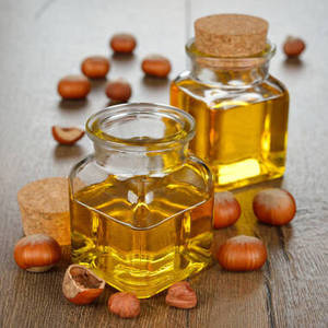 Aceite de Avellana Orgánico Fraccionado y Refinado de Excelente Calidad, 99.9% de Pureza, Ideal para Freír, Hornear y Uso Culinario Diario, en Venta - Product Image 1