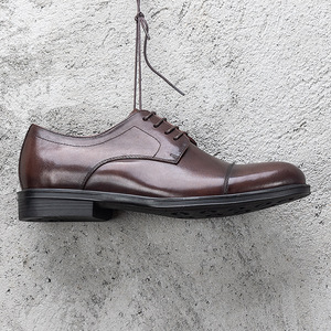 รองเท้าหนังแท้ผู้ชายทรงธุรกิจ ดีไซน์ทันสมัย เหมาะสำหรับใส่ทำงานและงานต่างๆ - Product Image 6