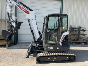 Miniexcavadora E35R2 2022 con Motor Yanmar, Bomba Hidráulica Eaton, Cilindro Hidráulico - Alta Eficiencia, Precio Muy Competitivo - Product Image 6