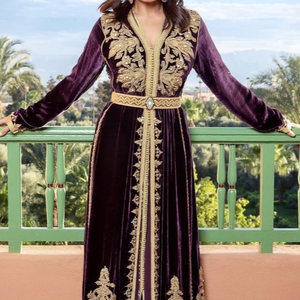 Vestido caftán elegante de COLOR púrpura oscuro, con abalorios de cristal embellecedores, piedra de cristal y DABKA ZARDOZI, funciona @ 2022 - Product Image 1